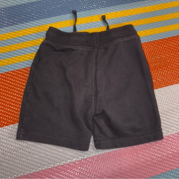 Baby GAP Black Boys Kids Sweat Shorts Size 5 - Picture 2 of 3